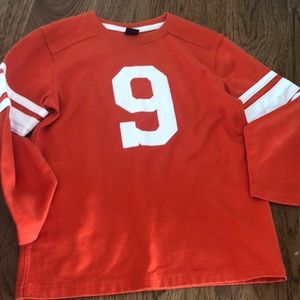 GAP Kids size 6-7 orange/white shirt
